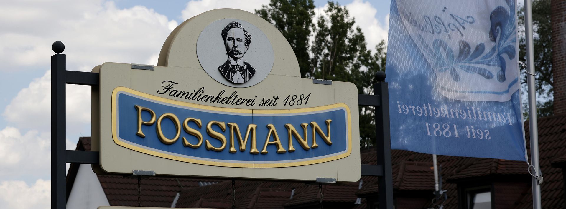 Schild vor der Kelterei Possmann in Frankfurt