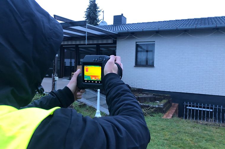 Einfamilienhaus: Thermografie-Aufnahme der Außenwand